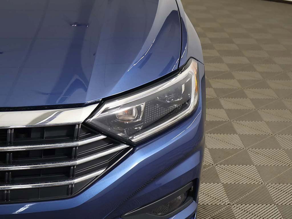 Used 2019 Volkswagen Jetta SEL Premium image 16