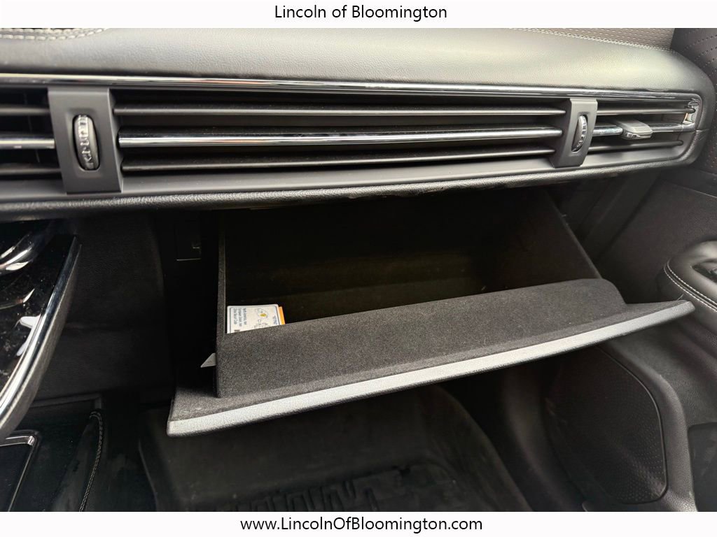 New 2025 Lincoln Corsair Reserve w/ Towing Package image 14