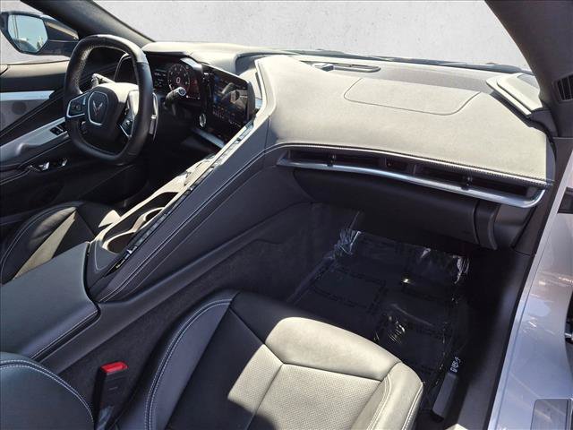 Used 2022 Chevrolet Corvette Stingray Preferred Cpe w/ Z51 Performance Package RWD image 19