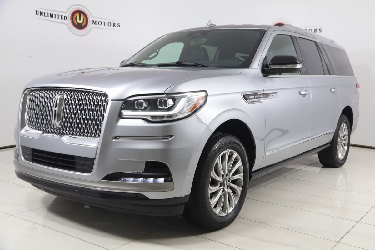 Used 2024 Lincoln Navigator L 4WD image 5