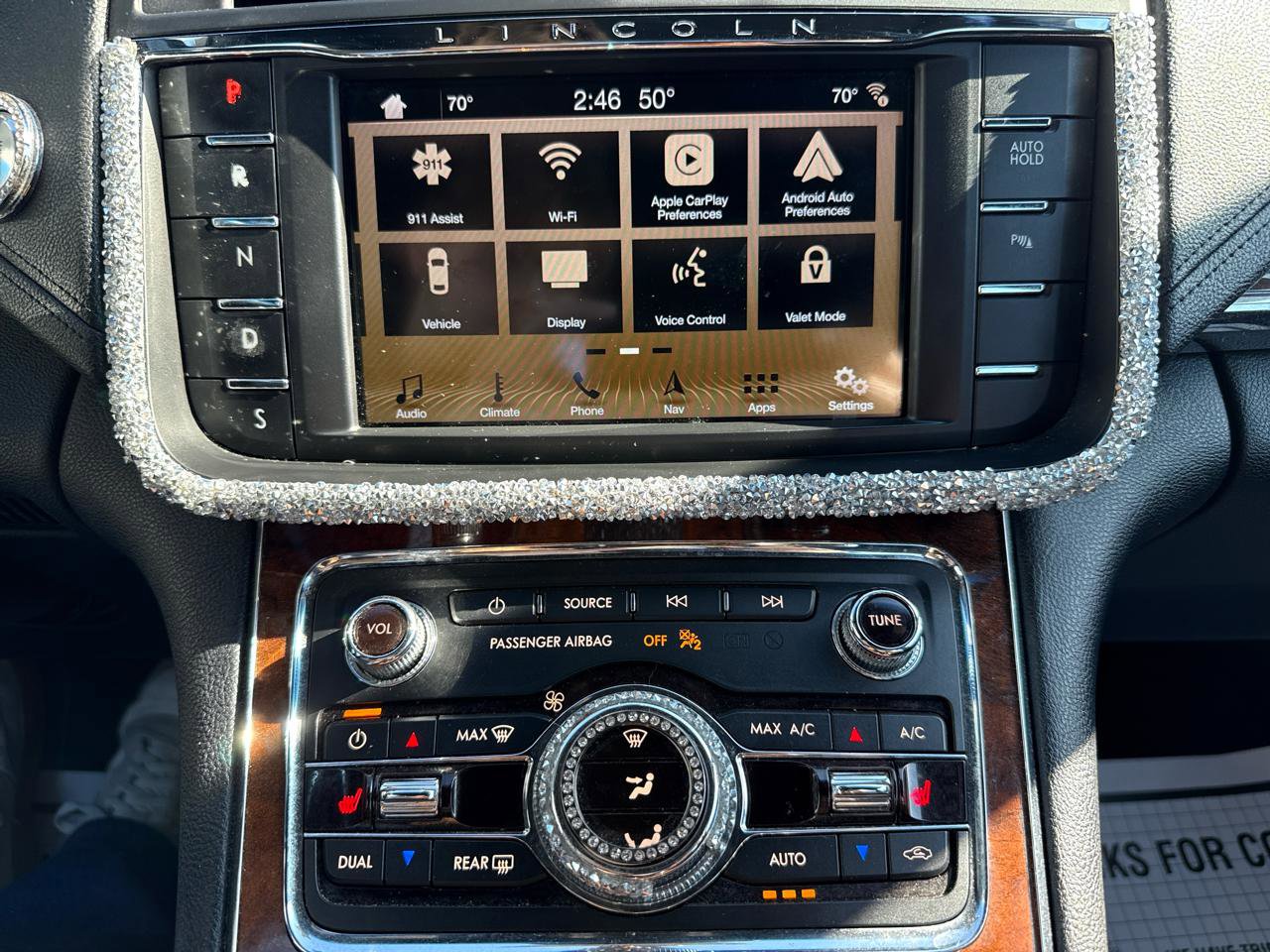 Used 2017 Lincoln Continental Select image 13