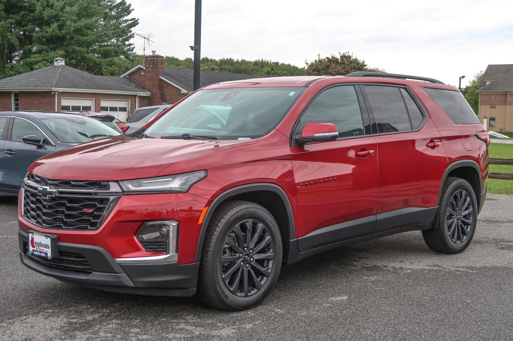 Used 2023 Chevrolet Traverse RS