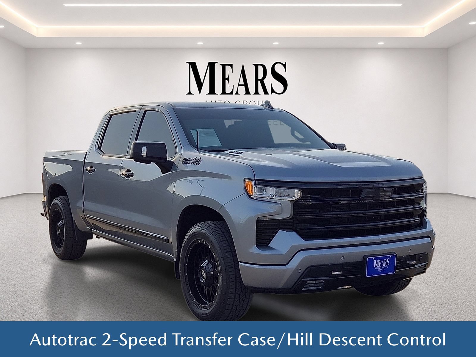Used 2024 Chevrolet Silverado 1500 High Country w/ Technology Package AWD/4WD image 8