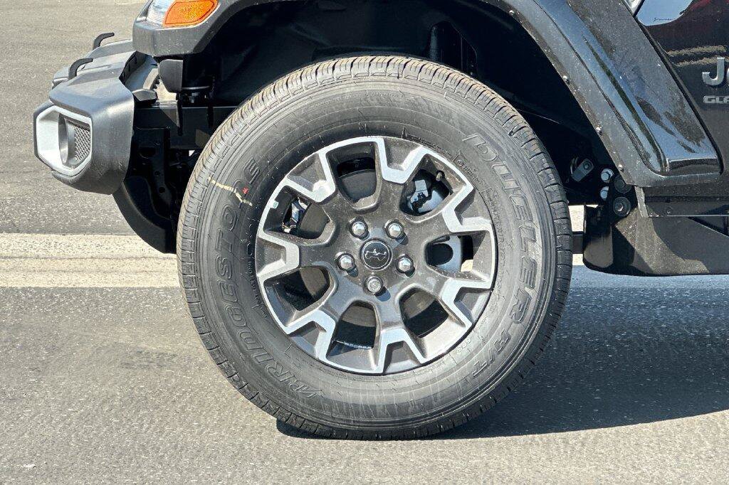 New 2026 Jeep Gladiator Sport AWD/4WD image 25