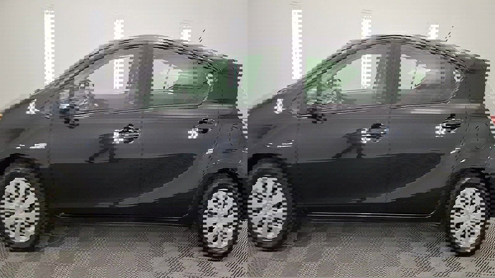 Used 2014 Toyota Prius C Two image 9