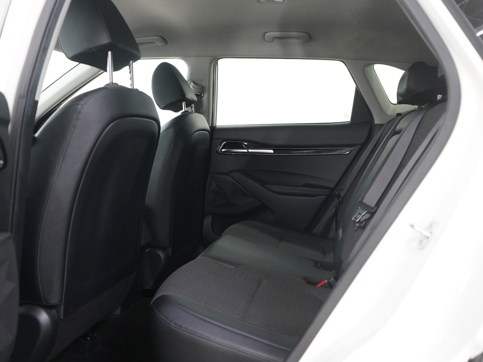 Used 2021 Kia Seltos S AWD/4WD image 17