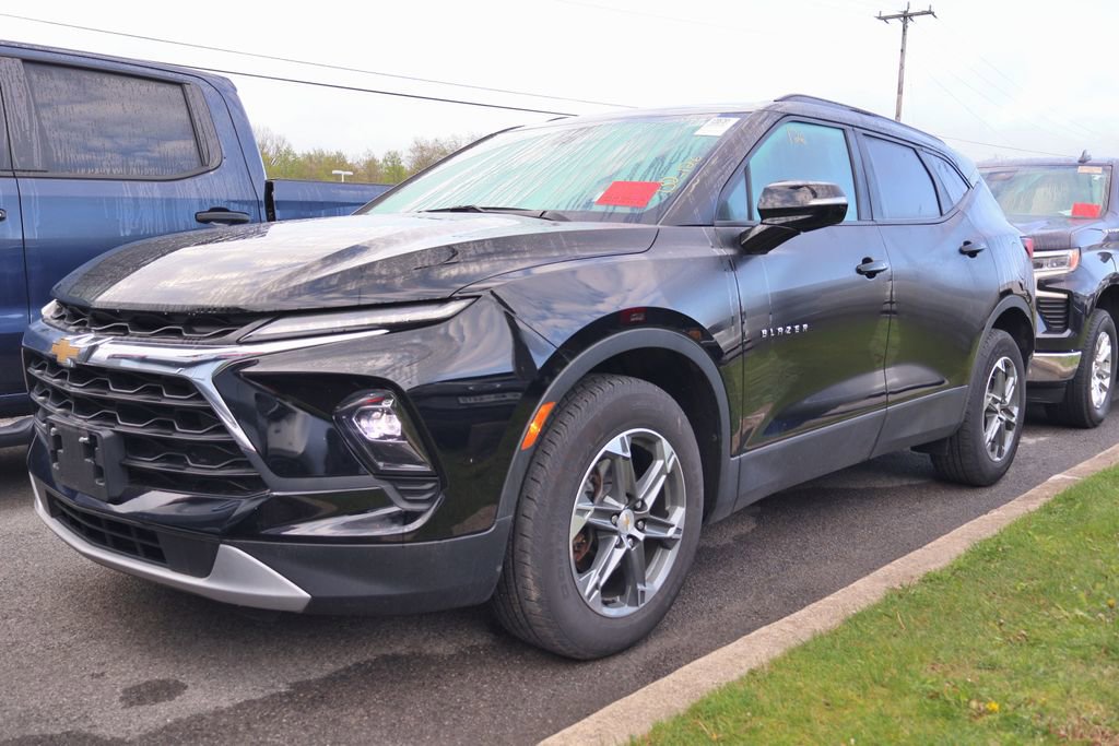 Used 2024 Chevrolet Blazer LT AWD/4WD image 1