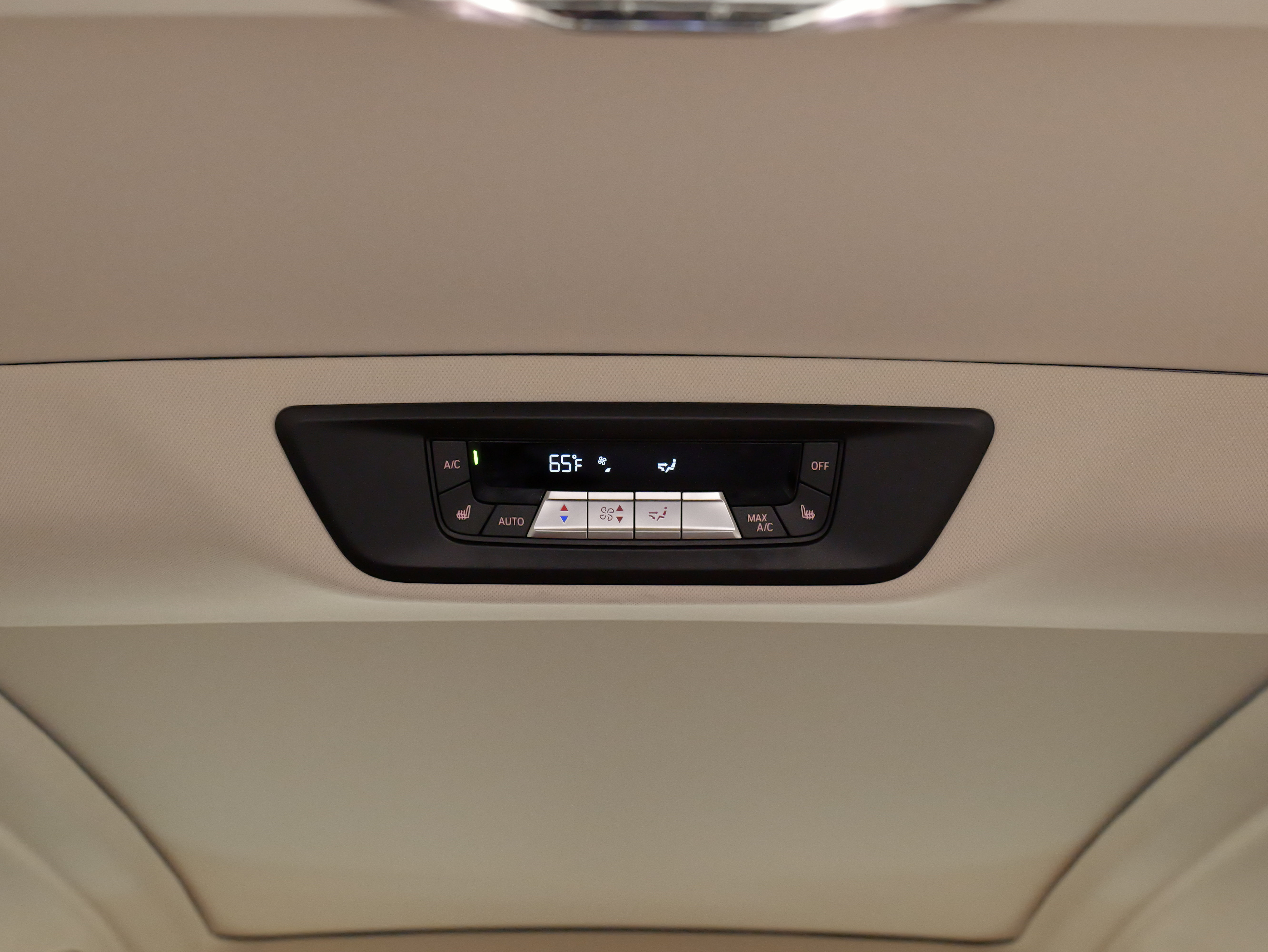 Used 2025 BMW X7 xDrive40i w/ Premium Package AWD/4WD image 40