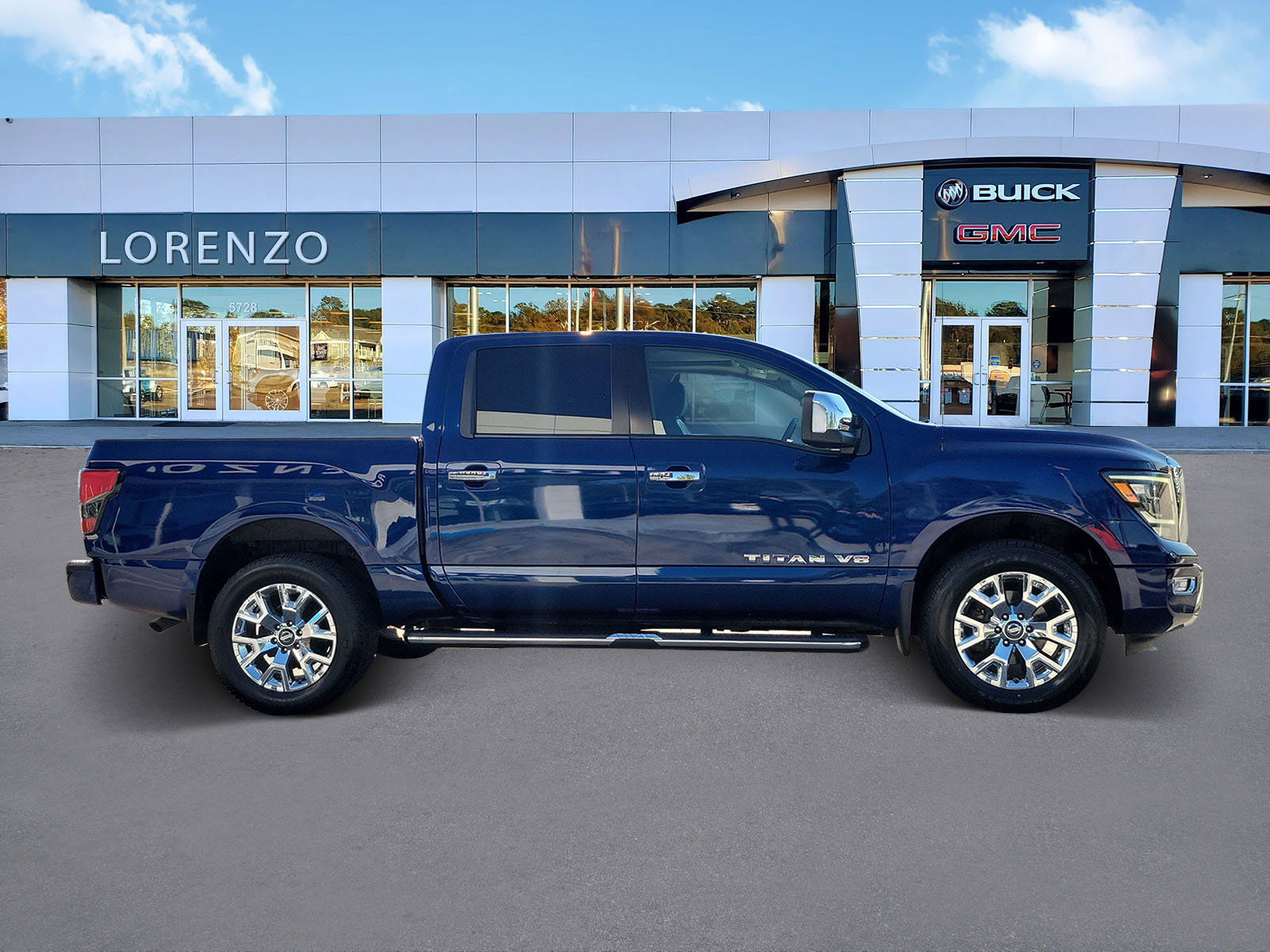 Used 2020 Nissan Titan SL w/ Moonroof Package image 4