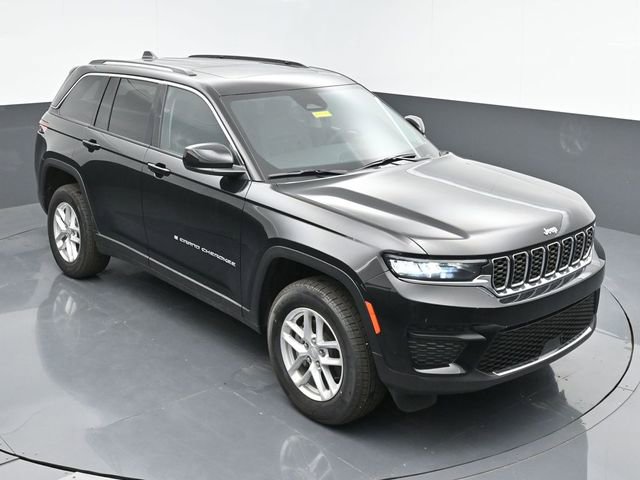 Used 2024 Jeep Grand Cherokee Laredo X image 31