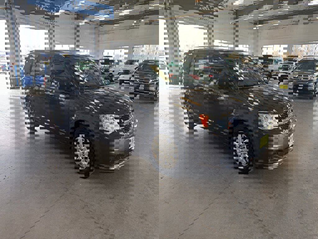 Used 2019 Dodge Grand Caravan SE w/ UConnect Hands-Free Group image 7