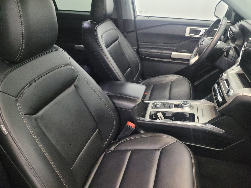 Used 2022 Ford Explorer XLT w/ Equipment Group 202A image 21