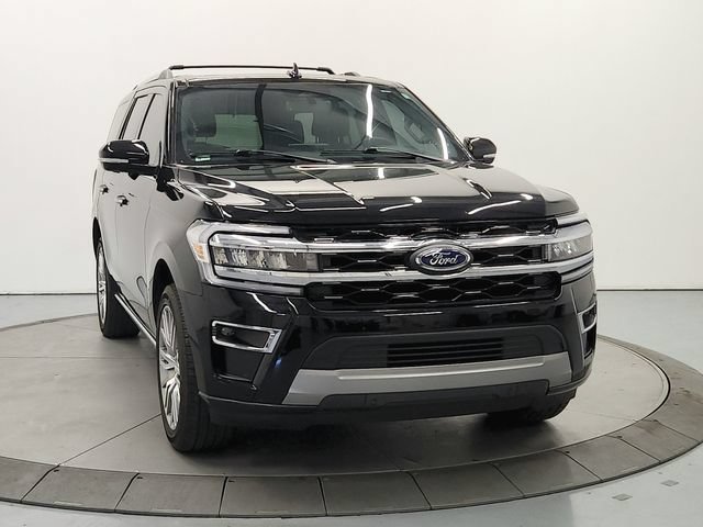 Used 2023 Ford Expedition Limited RWD image 3