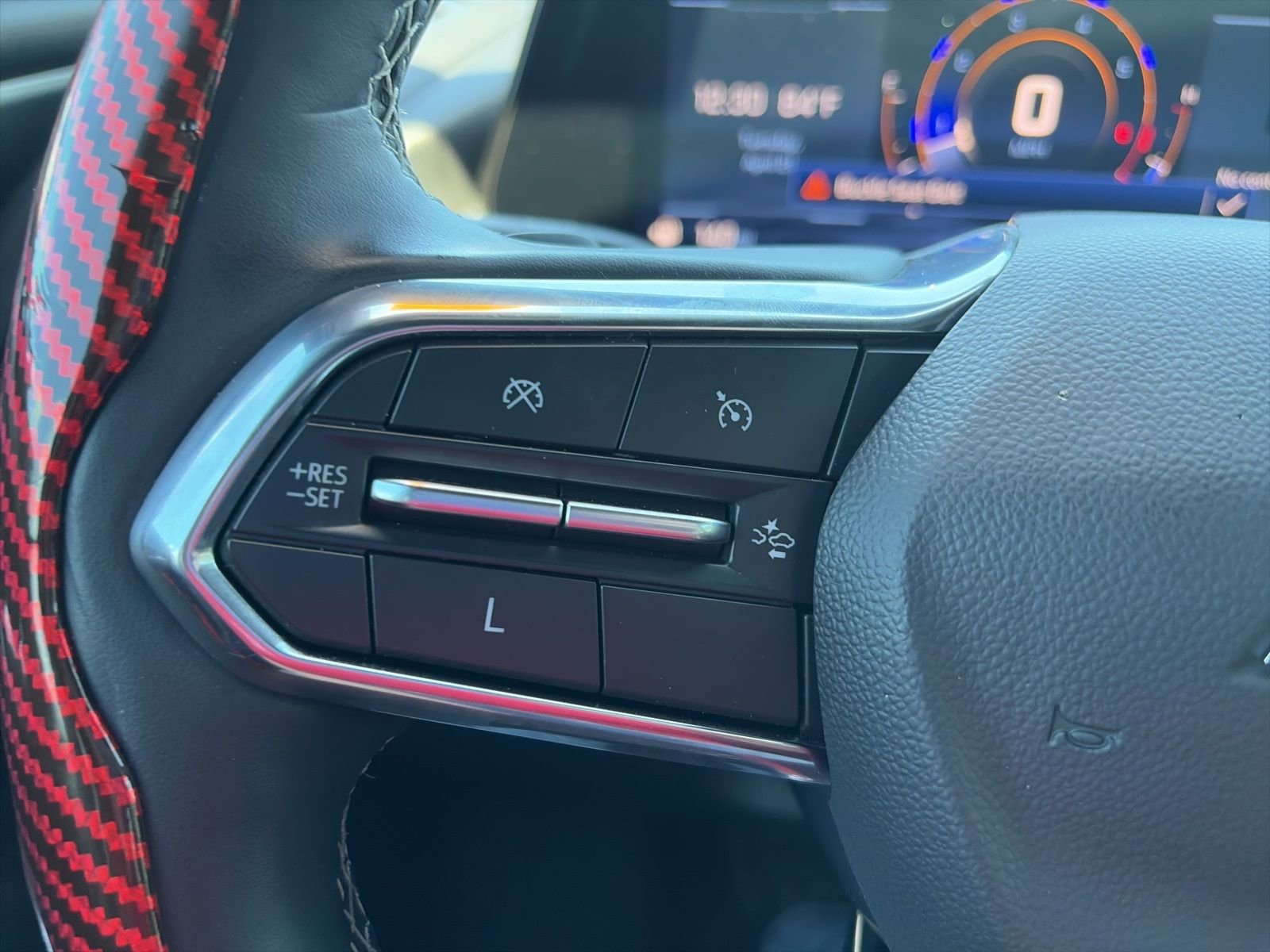 Used 2025 Chevrolet Traverse LT FWD image 18