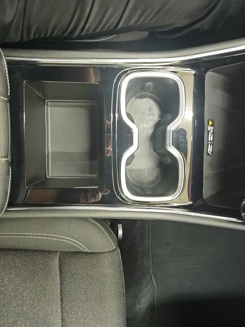 Used 2025 Chevrolet Traverse LT image 26