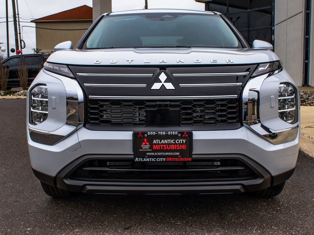 New 2026 Mitsubishi Outlander ES AWD/4WD image 2