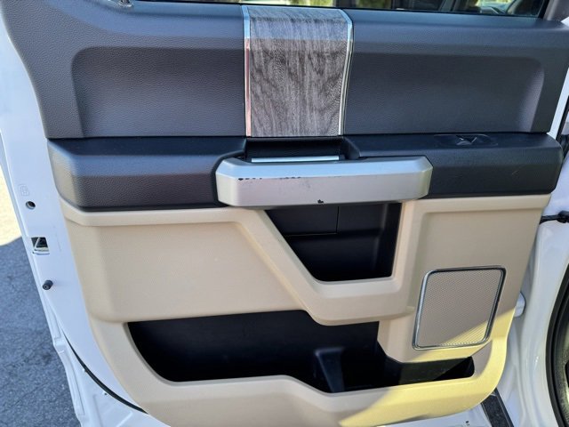 Used 2017 Ford F250 Lariat w/ Chrome Package image 13