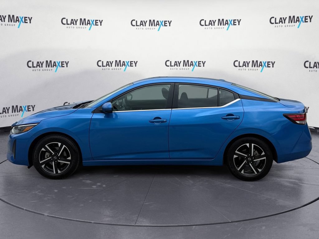 Used 2024 Nissan Sentra SV FWD image 2
