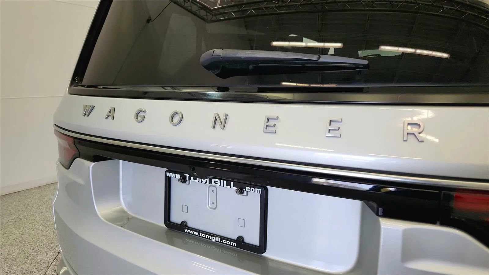 Used 2024 Jeep Wagoneer L Series II w/ Flexible Seating Group image 17