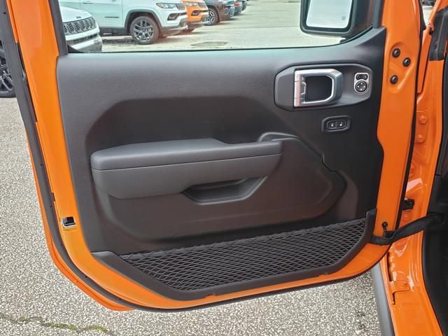 New 2026 Jeep Gladiator Sport AWD/4WD image 14