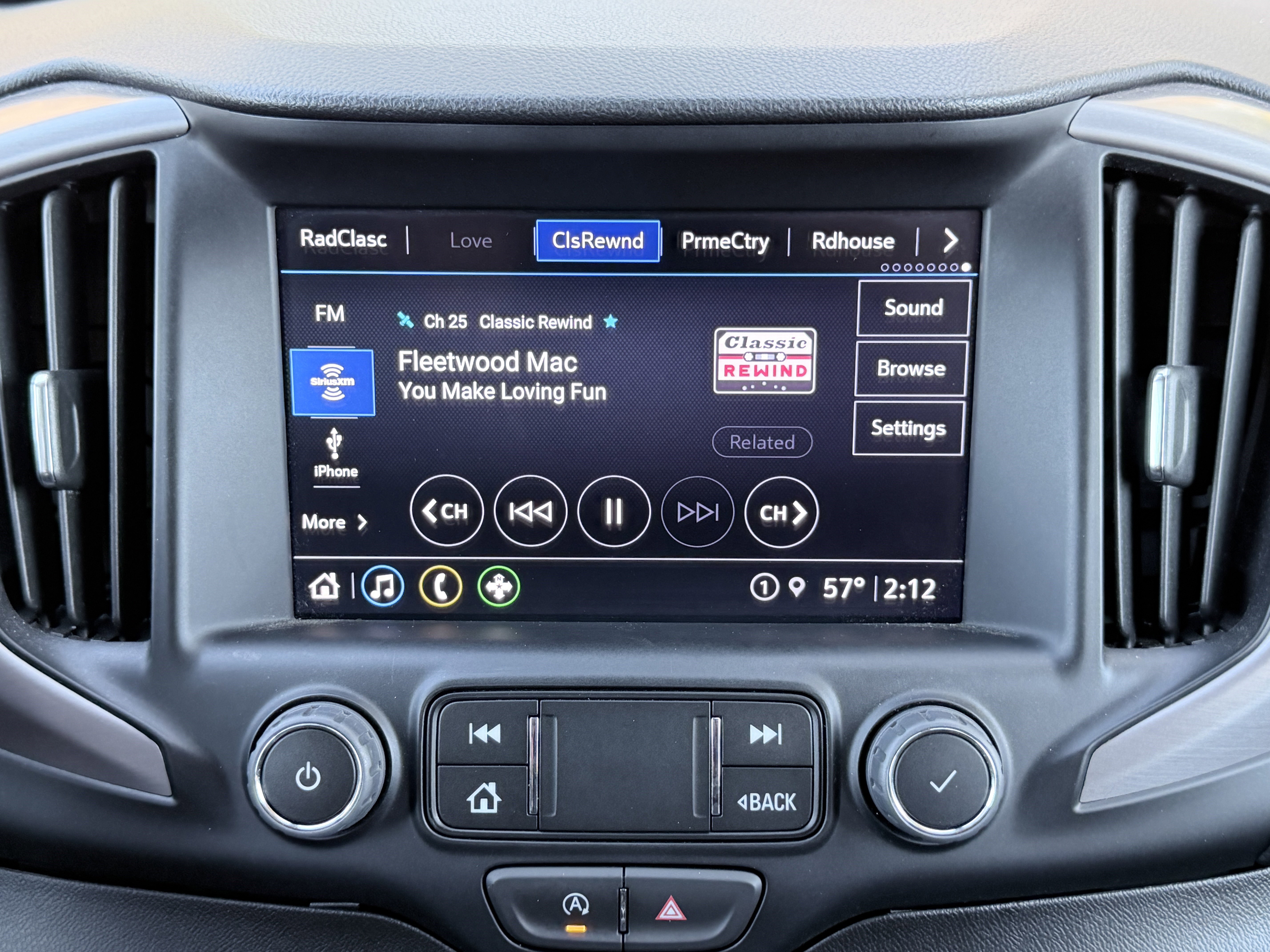 Used 2024 GMC Terrain AT4 image 30