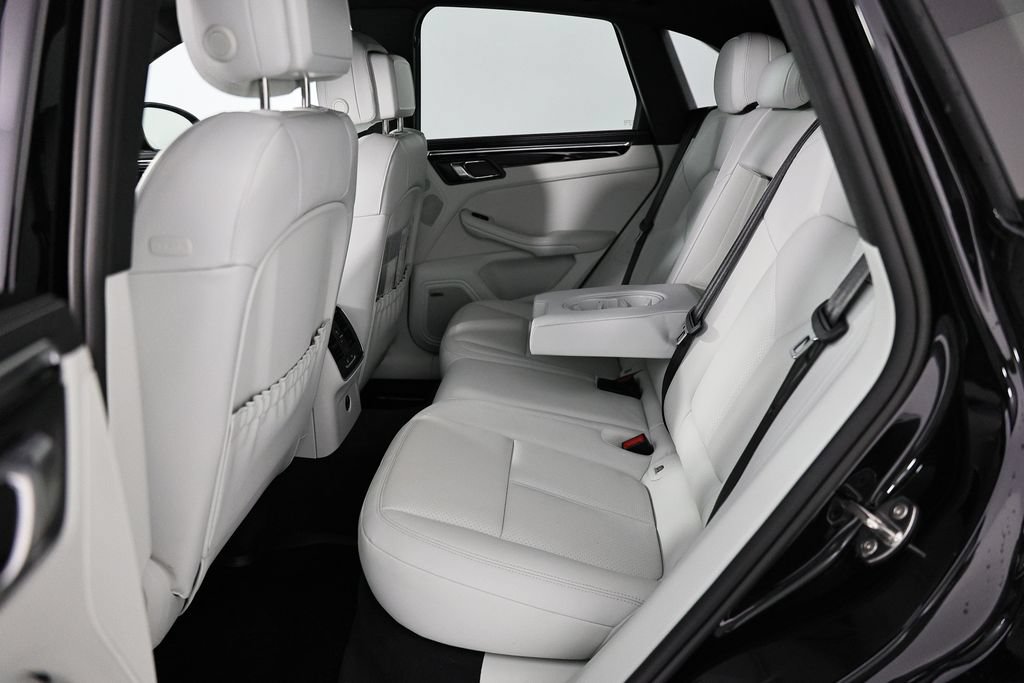 Certified 2026 Porsche Macan AWD/4WD image 28