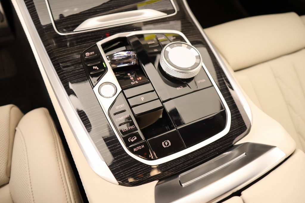 New 2026 BMW X5 M60i image 9