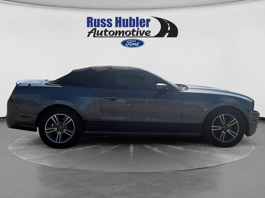 Used 2013 Ford Mustang Premium RWD image 6
