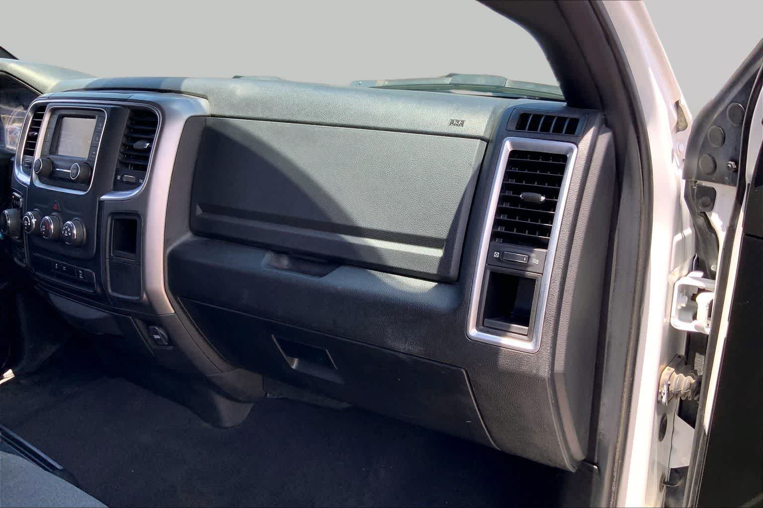 Used 2024 RAM 1500 Warlock AWD/4WD image 19