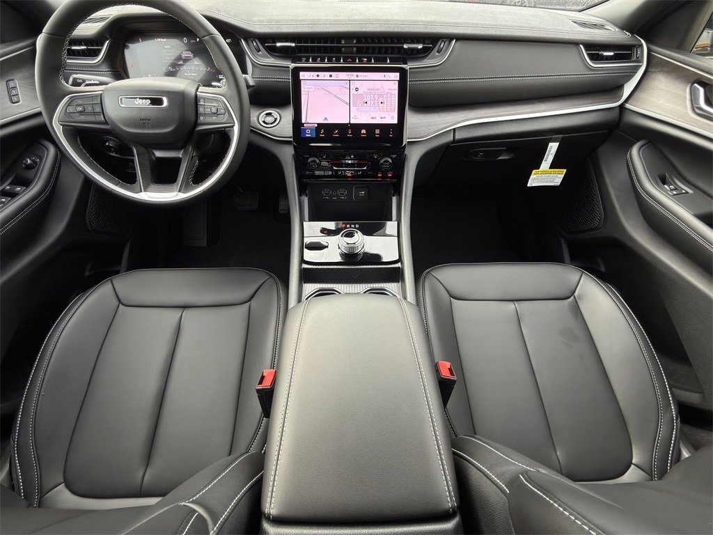 New 2025 Jeep Grand Cherokee L Limited w/ Trailer Tow Package image 10