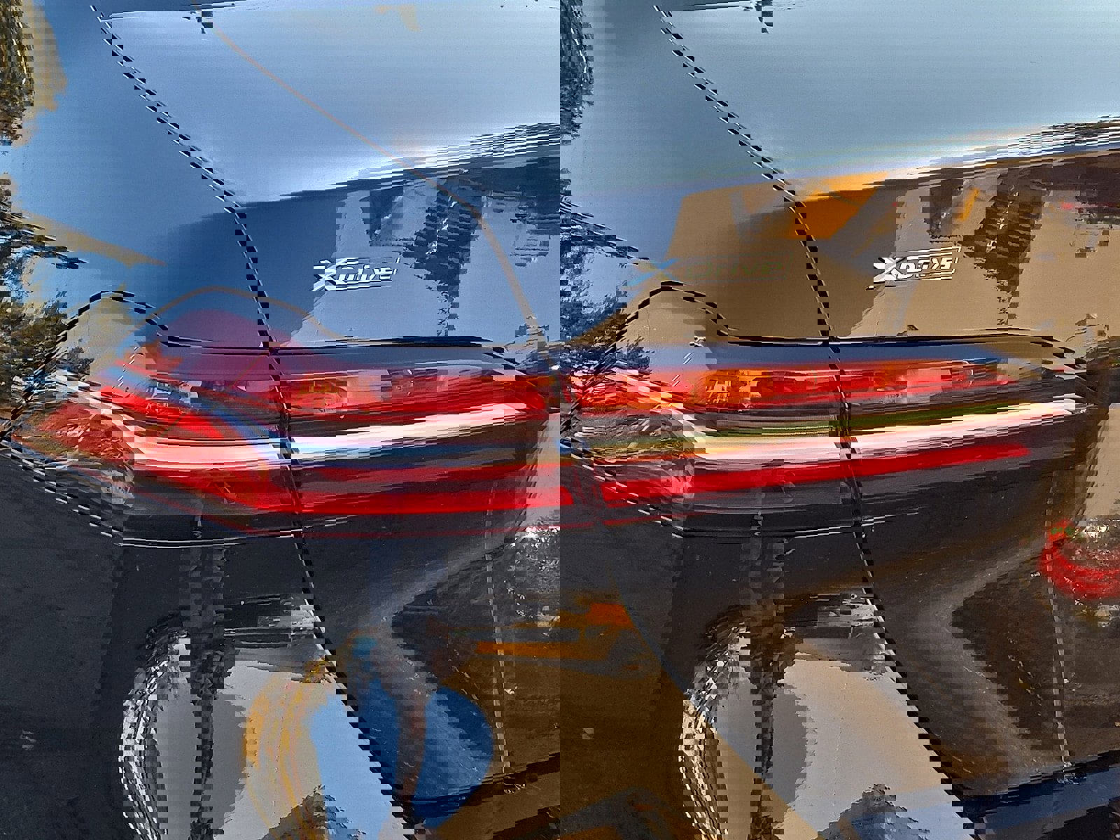 Used 2024 BMW 540i xDrive w/ Premium Package image 10