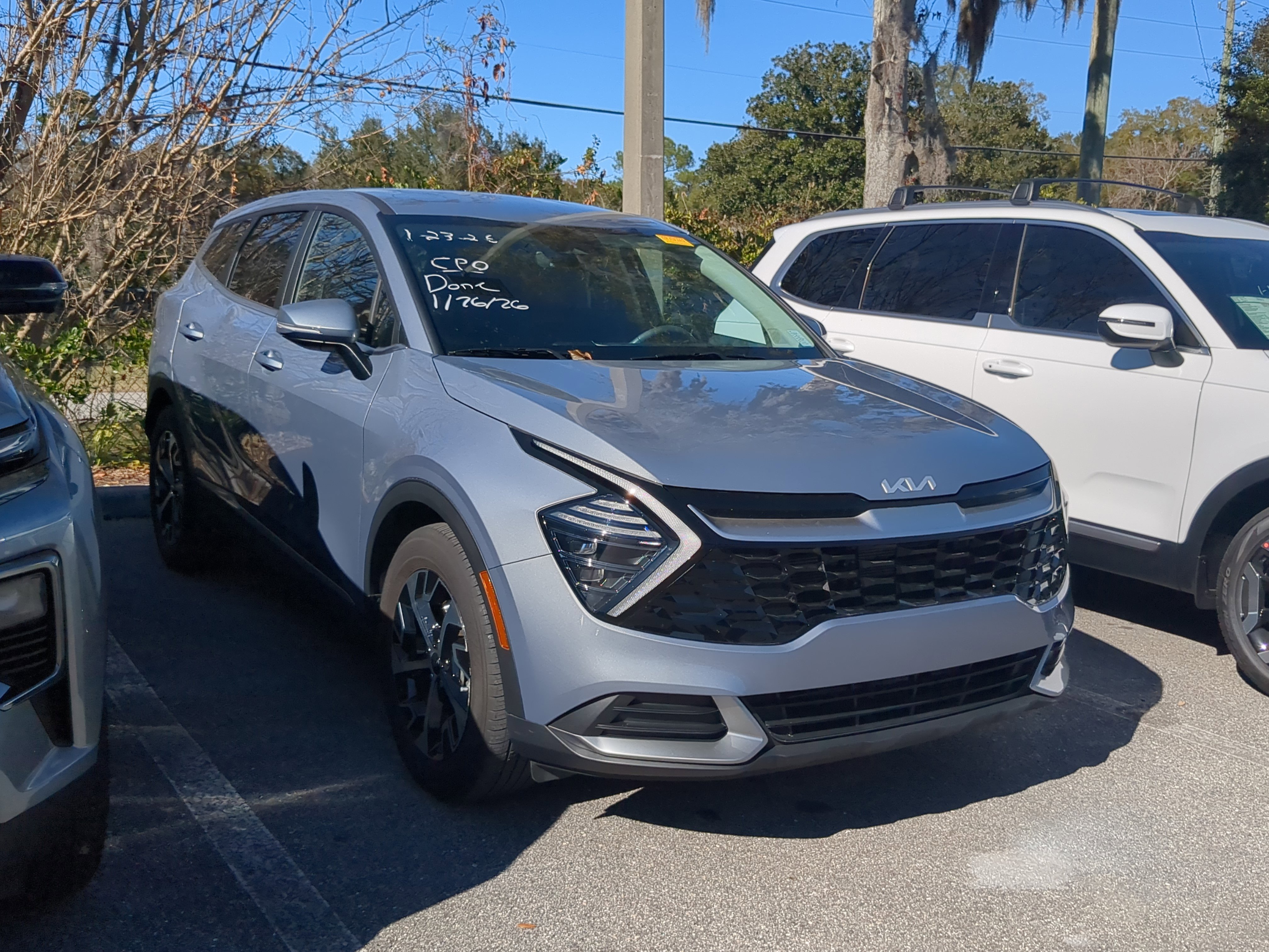 Used 2024 Kia Sportage EX image 3