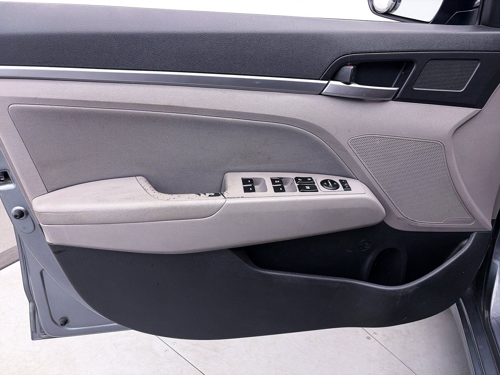 Used 2019 Hyundai Elantra SEL image 10