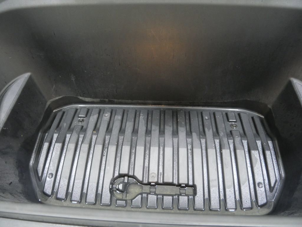 Used 2023 Tesla Model Y Performance image 24