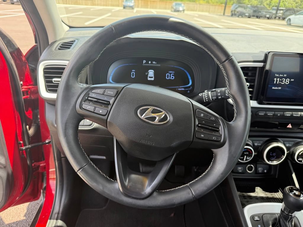 Certified 2023 Hyundai Venue Limited FWD image 15