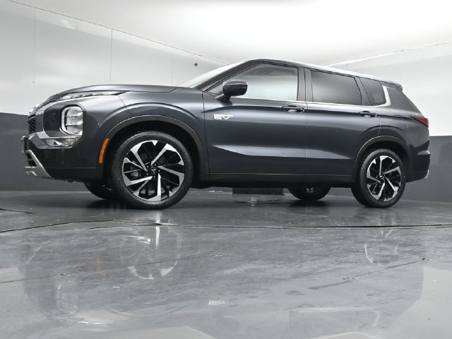 Used 2025 Mitsubishi Outlander SE AWD/4WD image 38