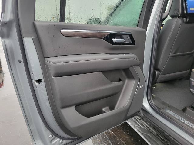 New 2026 Chevrolet Suburban Premier AWD/4WD image 15