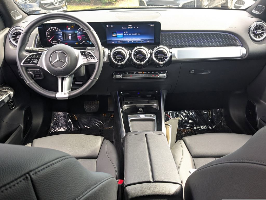 Used 2024 Mercedes-Benz GLB 250 4MATIC image 2