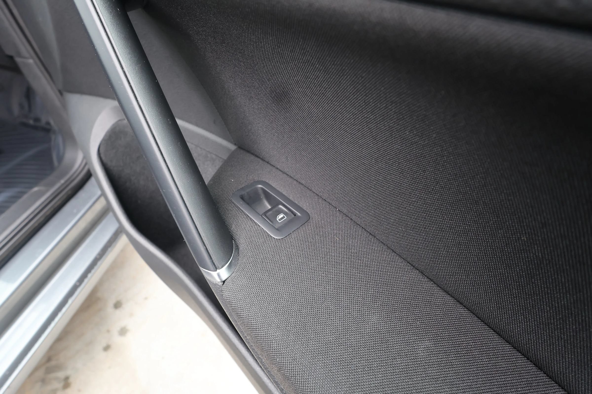 Used 2015 Volkswagen Golf Launch Edition FWD image 32