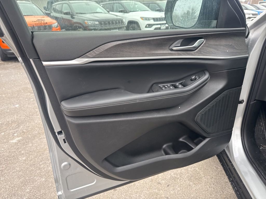 New 2026 Jeep Grand Cherokee Laredo image 20