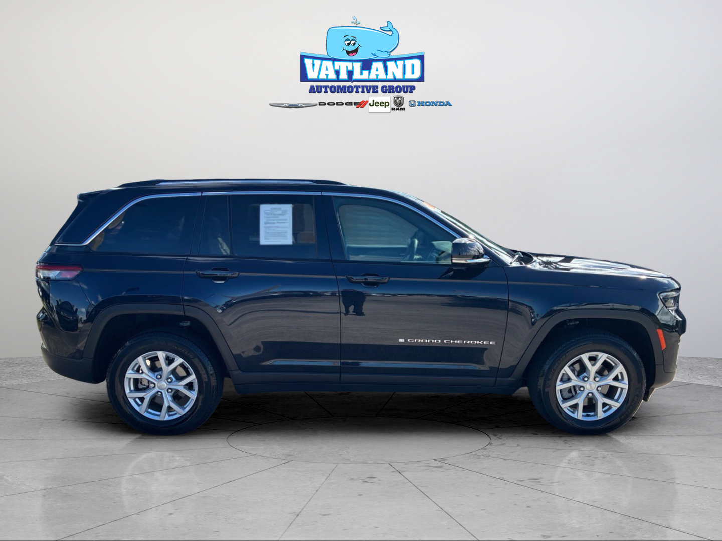 Certified 2023 Jeep Grand Cherokee Limited w/ Trailer Tow Prep Group (B) AWD/4WD image 41