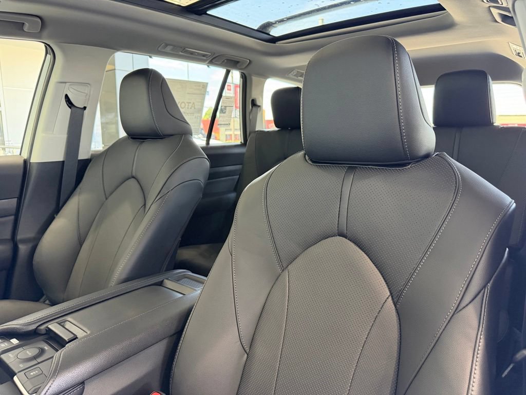 New 2026 Toyota Grand Highlander AWD Hybrid image 19