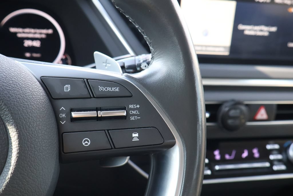 Used 2020 Hyundai Sonata Limited w/ Preferred Accessory Package FWD image 19
