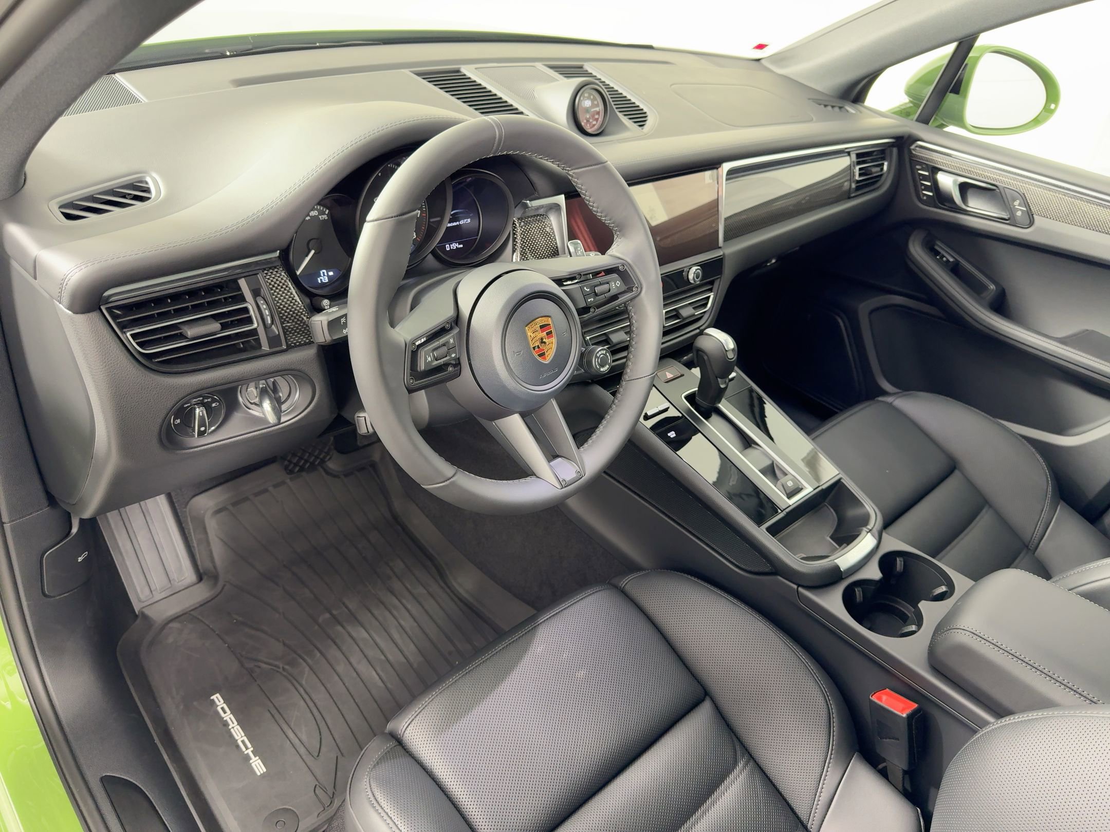 Used 2026 Porsche Macan GTS AWD/4WD image 4