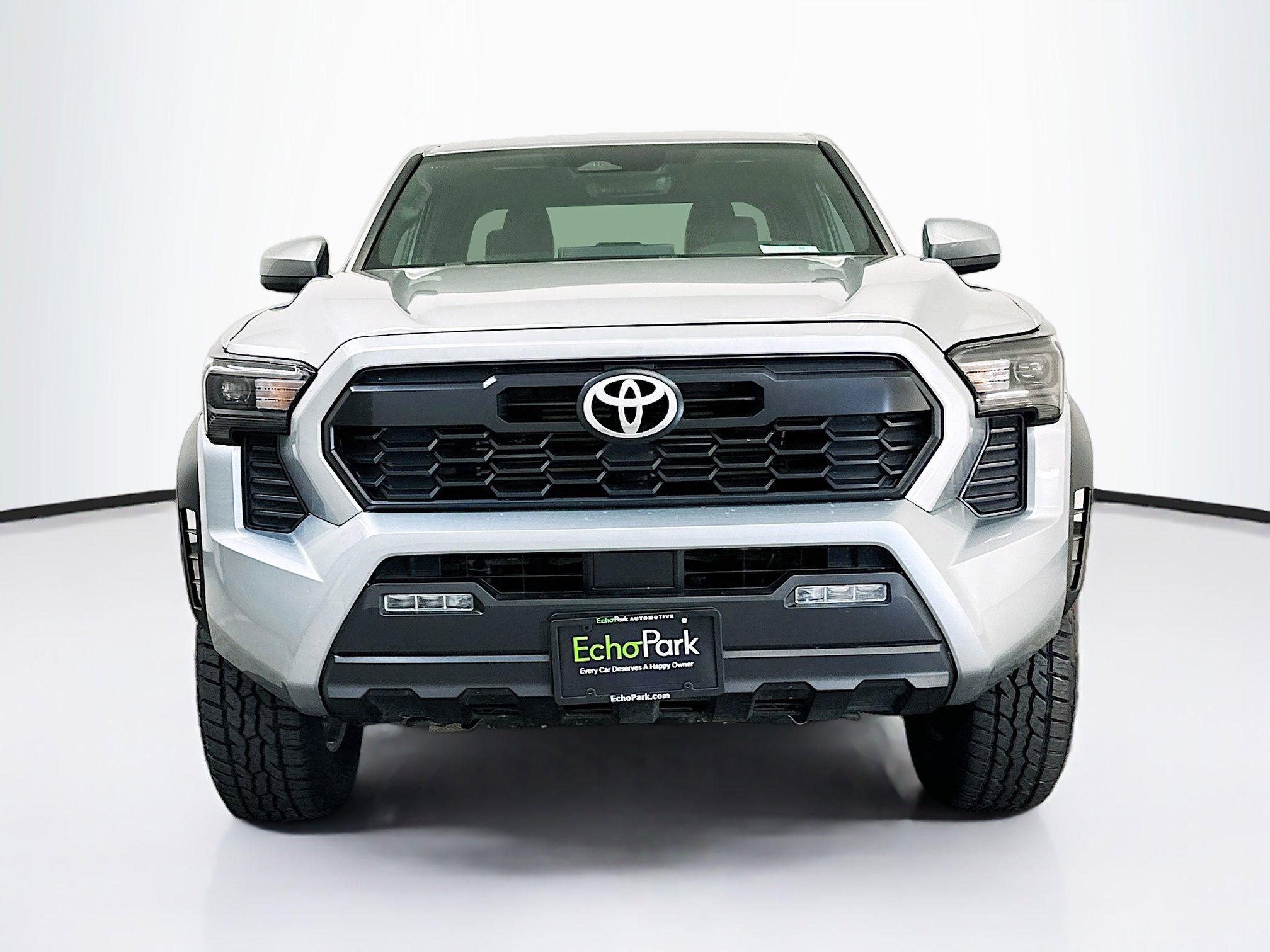 Used 2024 Toyota Tacoma TRD Off-Road image 2