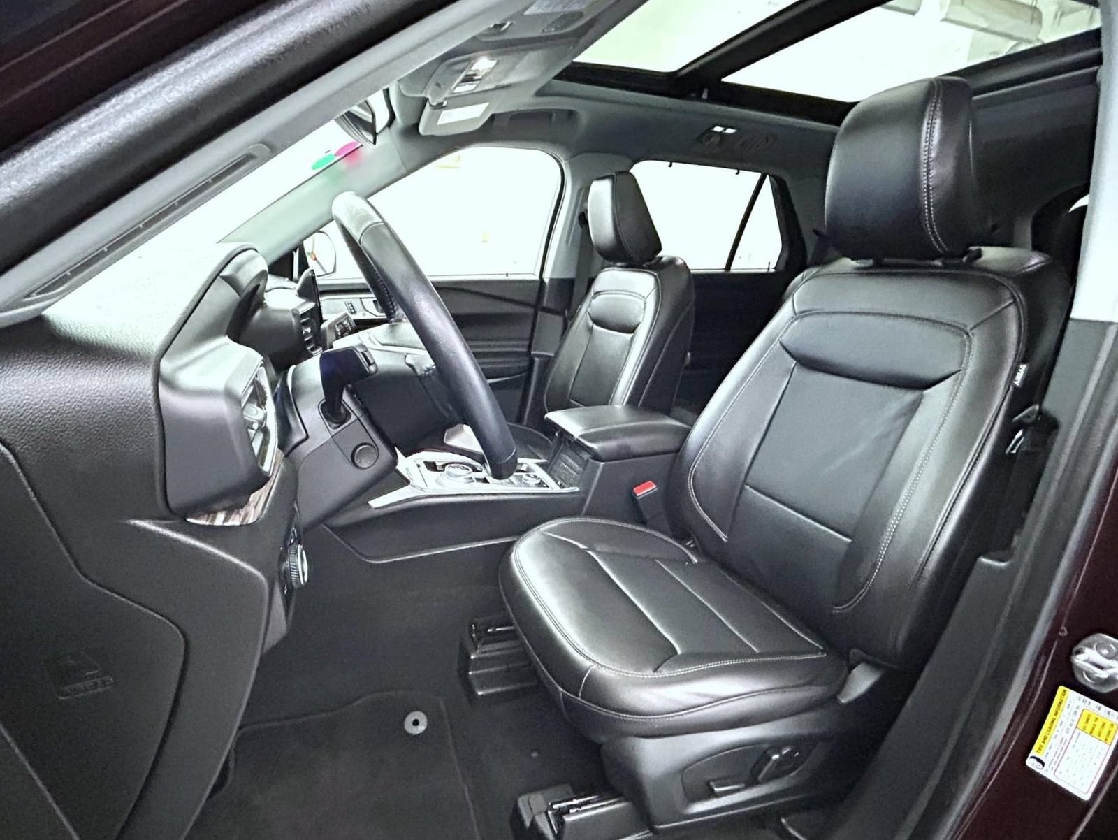 Used 2023 Ford Explorer Limited w/ Equipment Group 301A AWD/4WD image 10