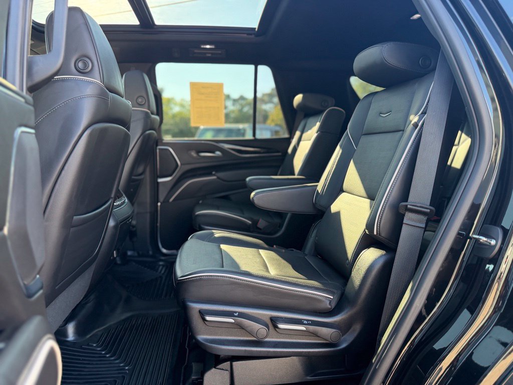 Used 2023 Cadillac Escalade Sport AWD/4WD image 14