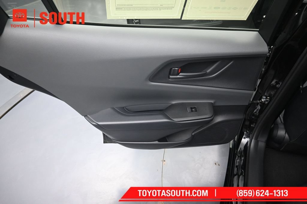 Used 2025 Toyota Prius LE AWD/4WD image 27