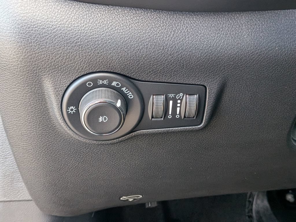 New 2026 Jeep Compass Limited AWD/4WD image 18