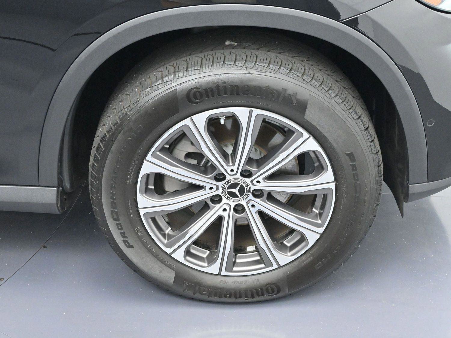 Used 2024 Mercedes-Benz GLC 300 4MATIC image 32